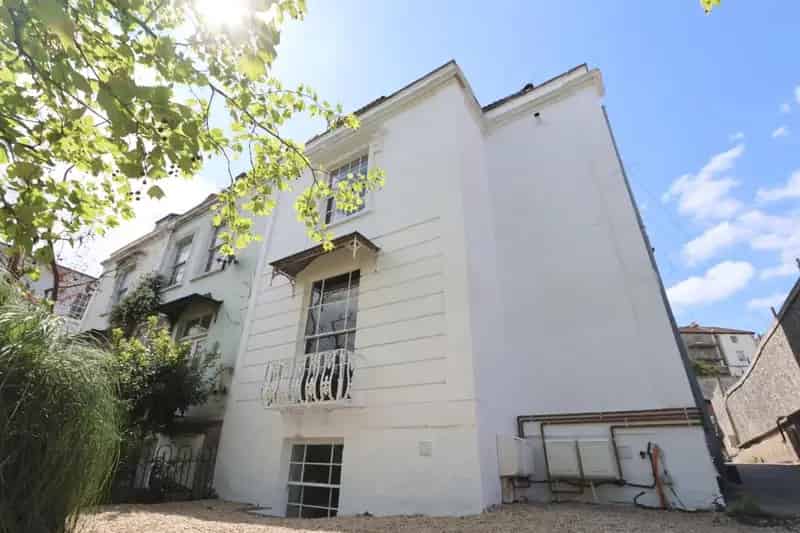 1 Bedroom Flat Cheltenham Road