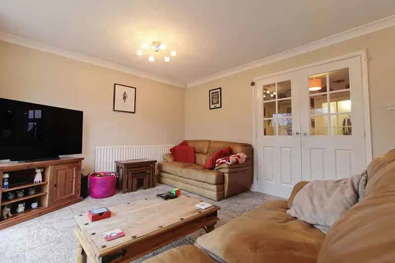 5 Bedroom Detached House for Rent
