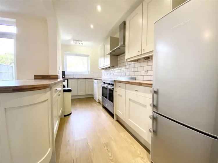 3 Bedroom Terraced House Family Home Near Amenities