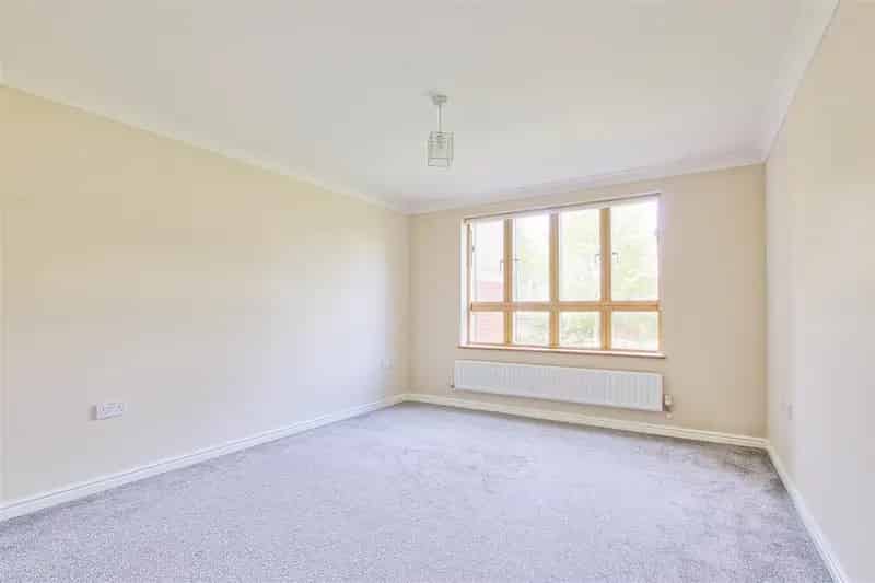 2 Bedroom Apartment Cambridge Chain Free Parking Ensuite