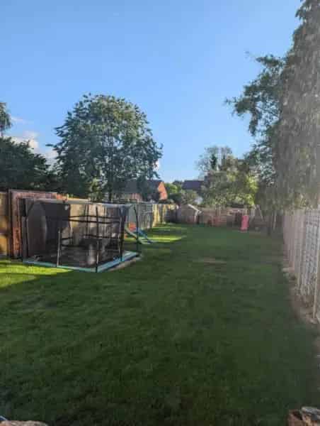 3 Bed House Near Town Centre with 120ft Garden