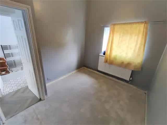 One Bedroom Flat Near Lye Train Station Available June 16th