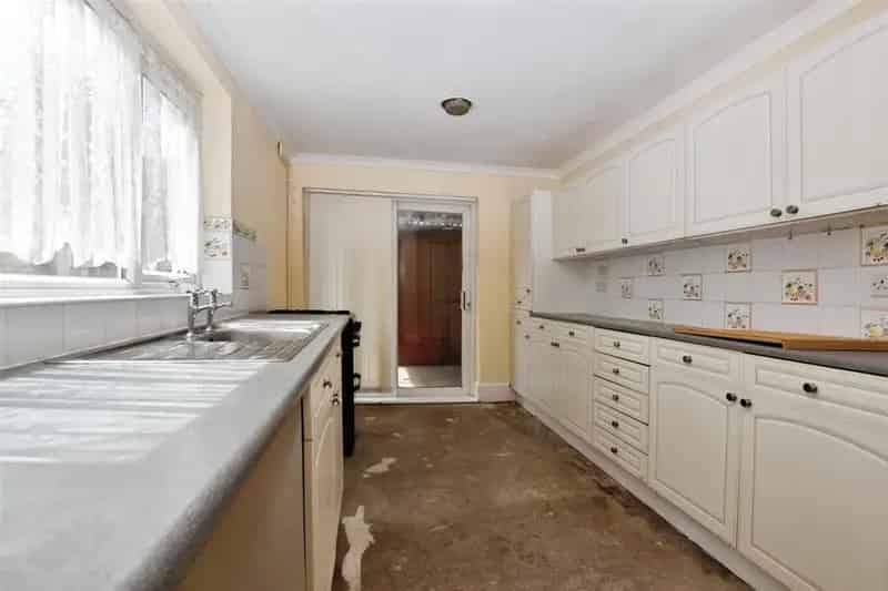 3 Bedroom Terraced House For Sale No Onward Chain