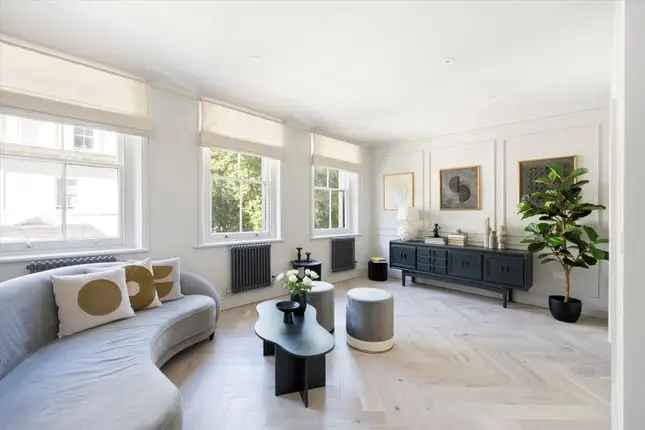 Flat for sale in Kensington Gardens Square, London W2