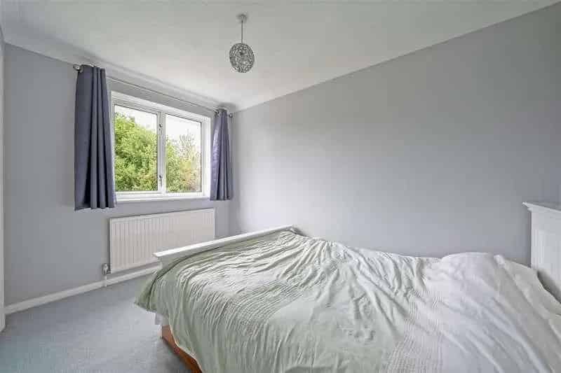 4 Bed Semi-Detached House for Sale