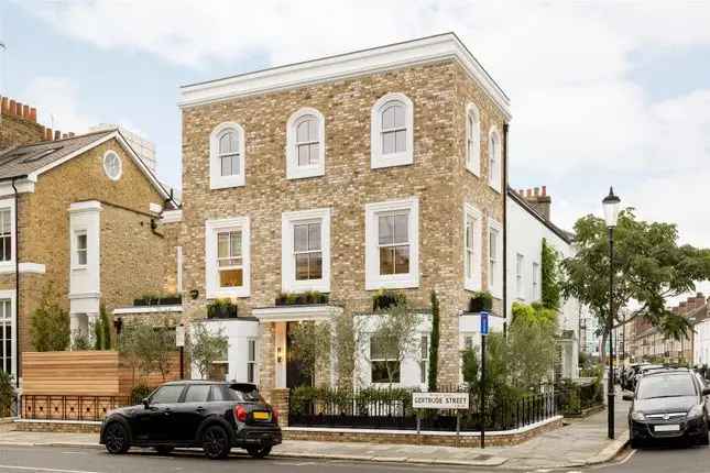 Link-detached house for sale in Gertrude Street, London SW10