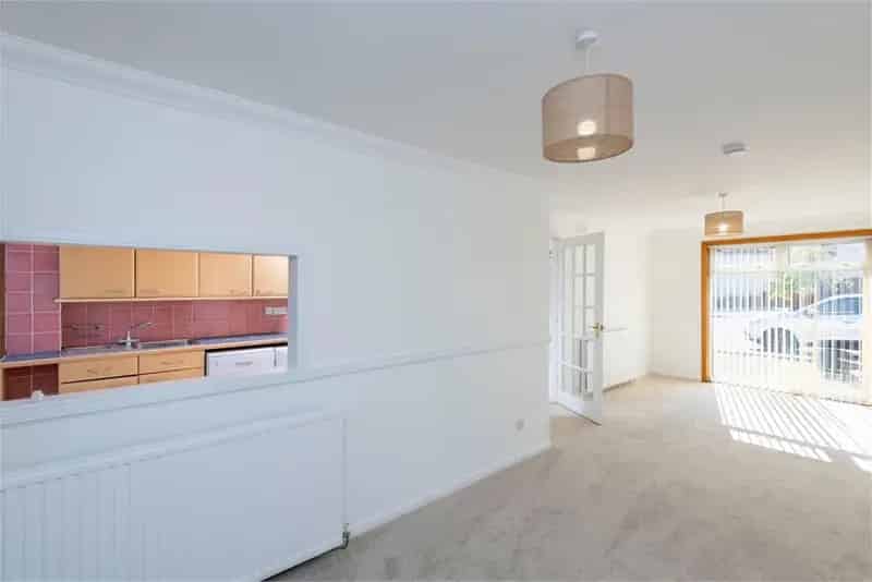 3 Bed House - Semi Detached with 2 Reception Rooms