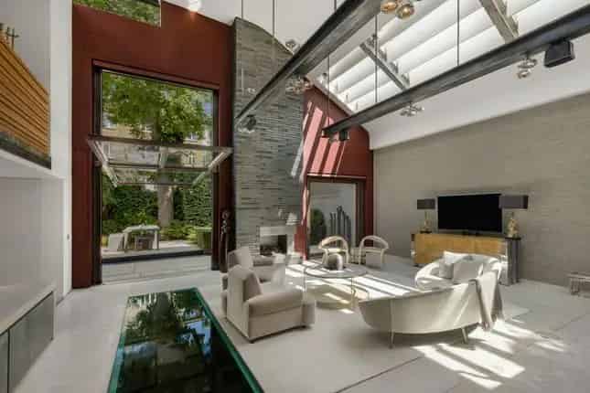 Little Venice Townhouse: Modern Masterpiece with Industrial and Period Charm