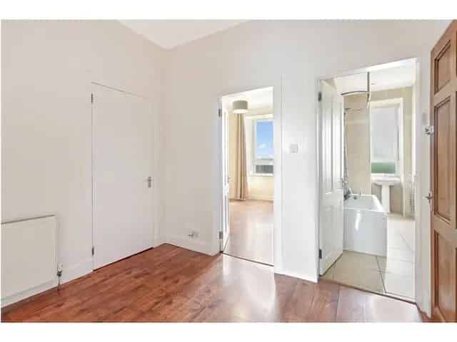 2 Bedroom Flat for Sale in Baillieston