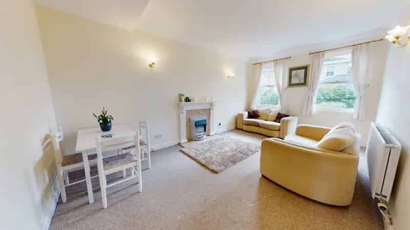 2 Bedroom Flat for Sale in Cheltenham