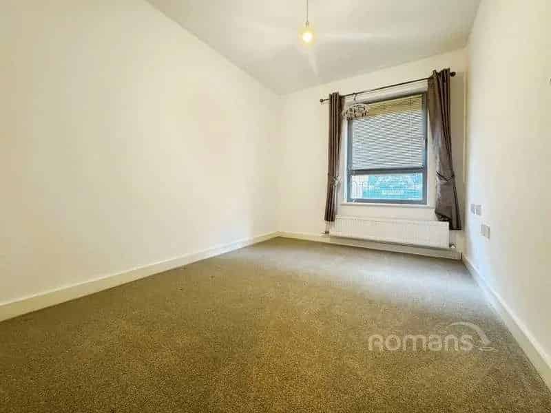 2 Bed Flat for Sale Near Basingstoke Hospital