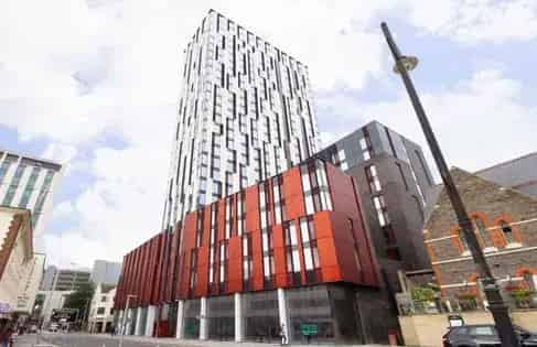1 Room Flat 74 m² Cardiff - Modern Studio Apartment