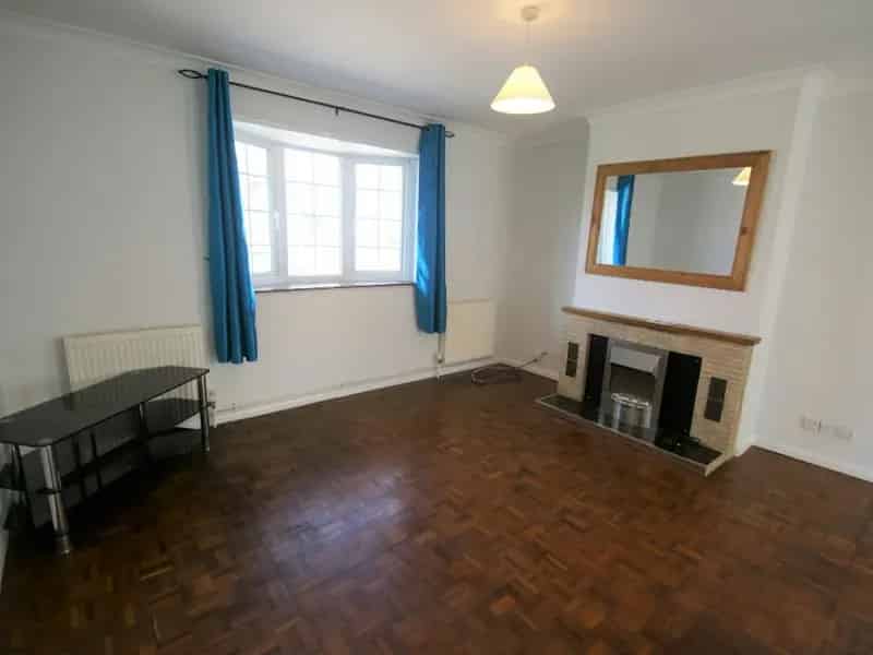 Spacious Detached Bungalow in Picket Piece