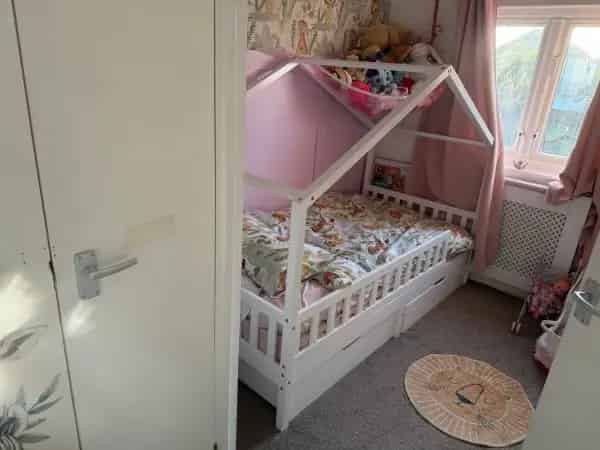 2 Bed House Large Garden Downstairs Toilet
