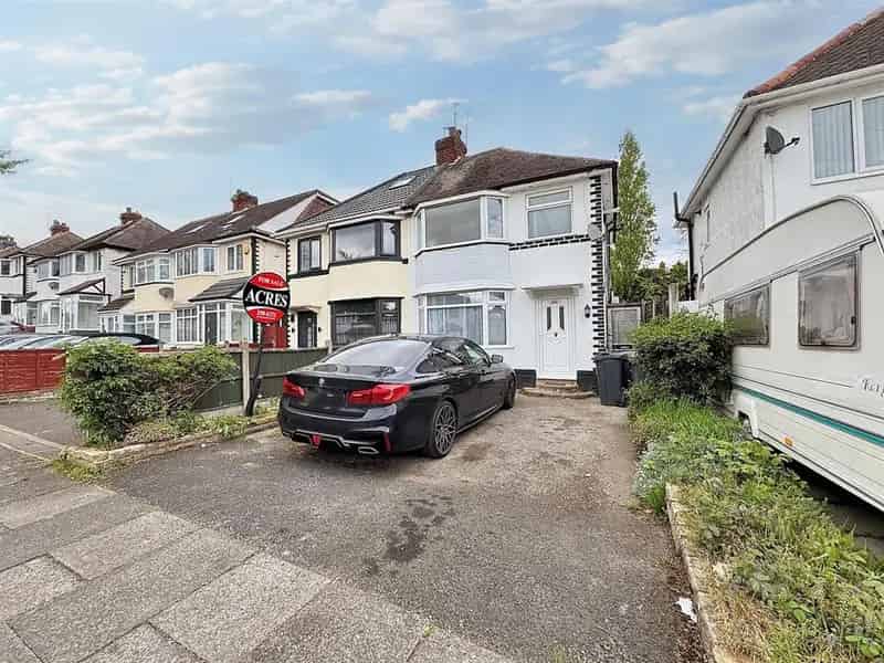 3 Bedroom Semi-Detached House for Sale