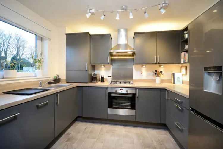 Luxury First Floor Flat with Parkland Views and Allocated Parking