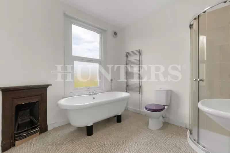 2 bedroom House
 To Let 
Total Size: 1023 SQ FT