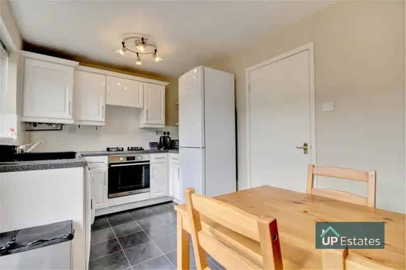 2 Bedroom End Terrace House to Rent