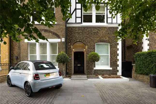 3 Bedroom Apartment for Sale in Primrose Hill NW3