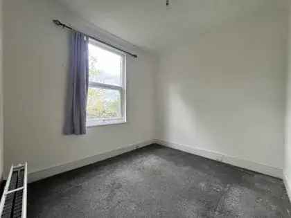 3 Bedroom Flat Ilford - Available Now