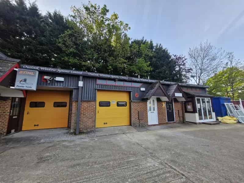Unit To Let North Baddesley Industrial Unit