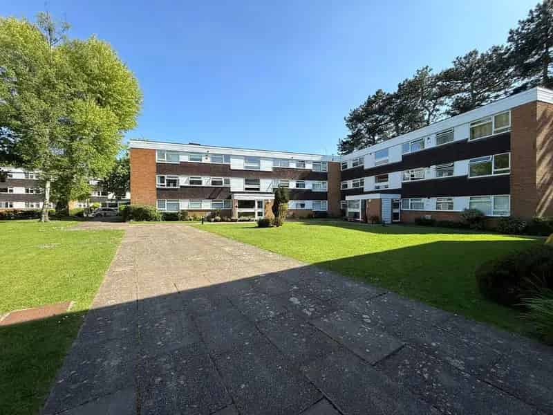 2 Bedroom Apartment for Sale in Solihull