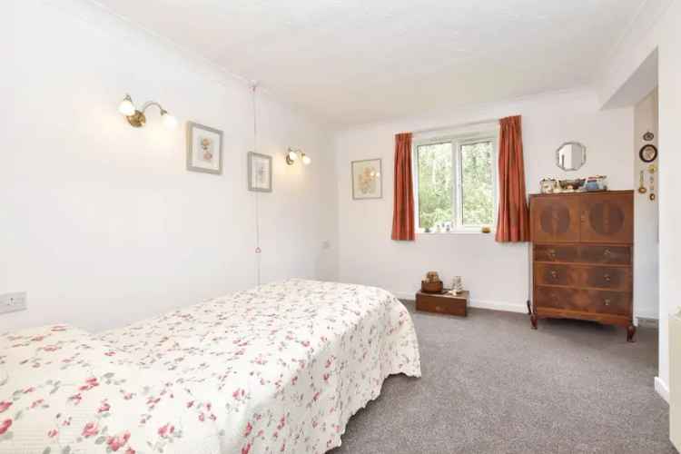 Apartment For Sale in Bristol, England