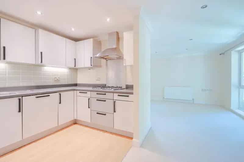 2 Bedroom Apartment Meyrick Park Modern Apartment with Parking