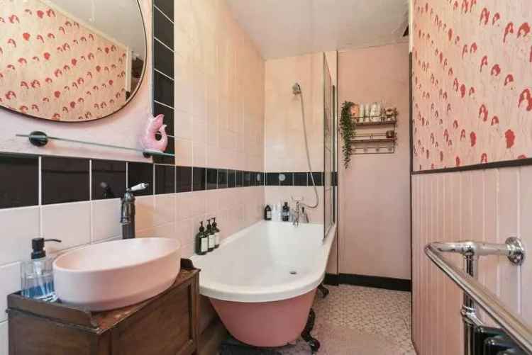 2 Bed House for Sale in Hitchin Town Centre