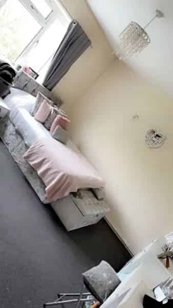One Bed Flat Near Shops and Schools