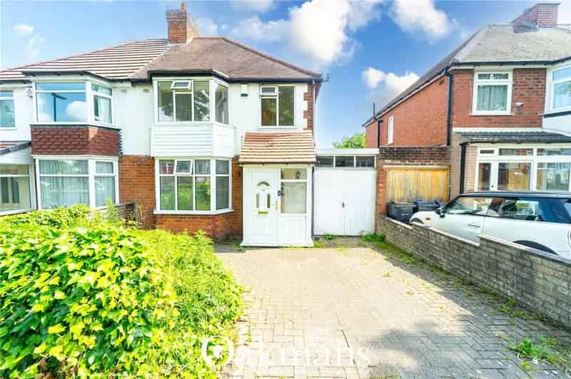 3 Bedroom Semi-Detached House for Sale in Birmingham