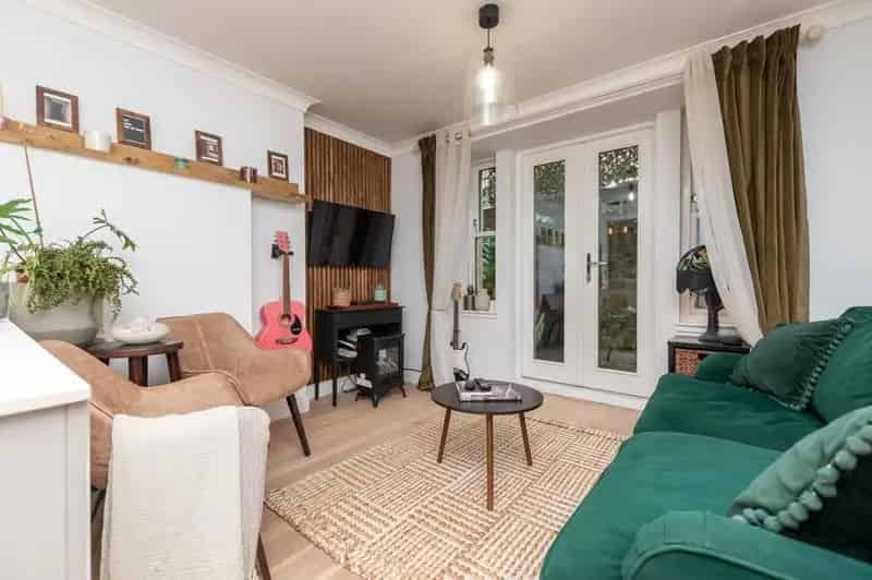 2 Bedroom Apartment to Rent in Scotland