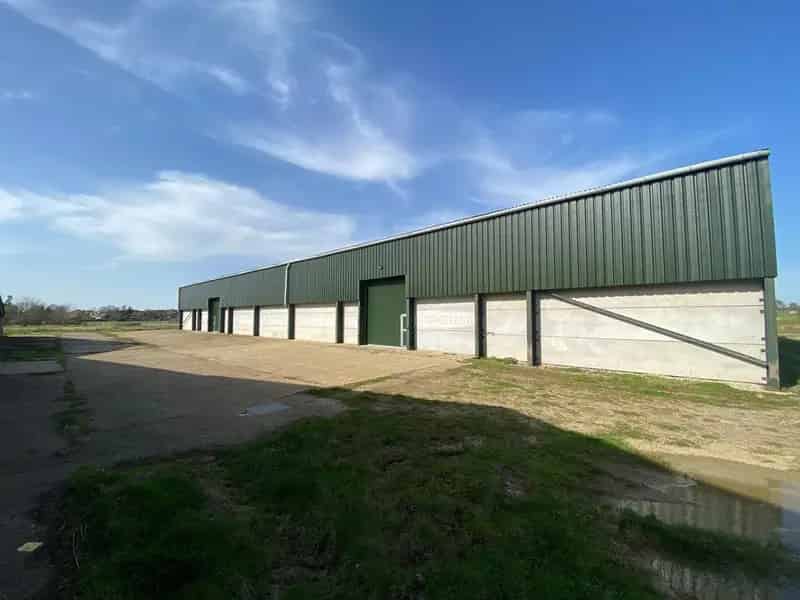 Warehouse Barn Storage 5.5m Eaves 2 Access Doors Loading Yard