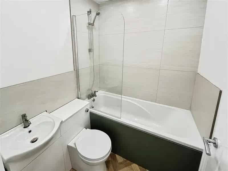 3 Bedroom House Zero Deposit Available Modern Spacious Family Home