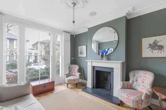 Four Bedroom House for Sale in Fulham SW6