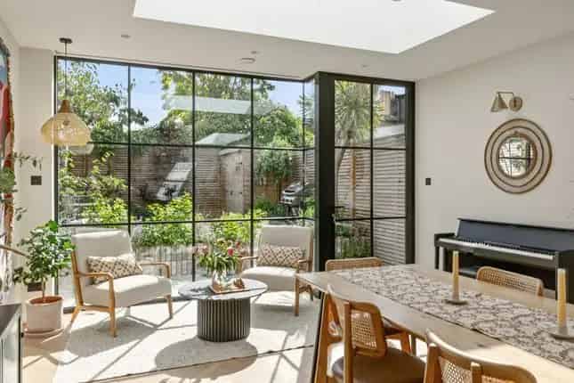 5 Bedroom Victorian House for Sale in Barnes SW13