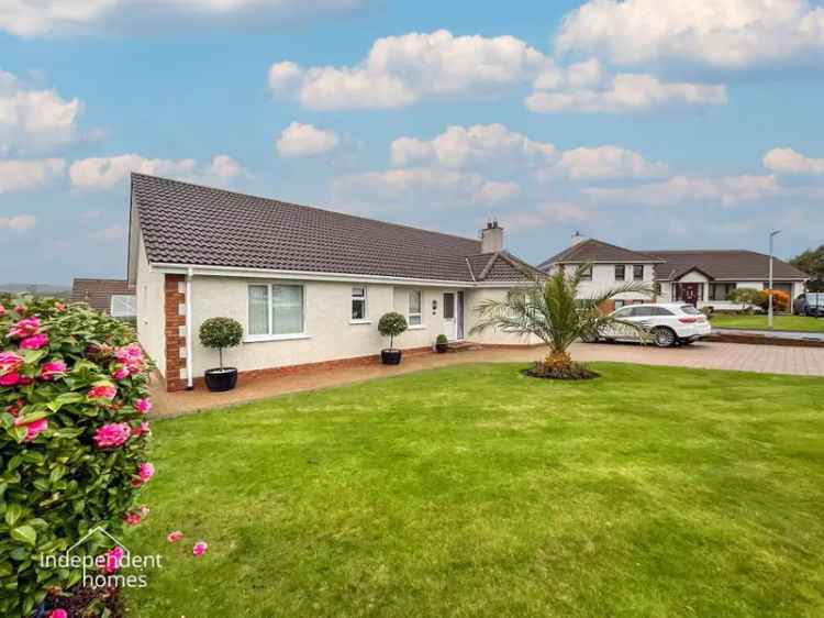 Three Bedroom House with Garage and Sunroom