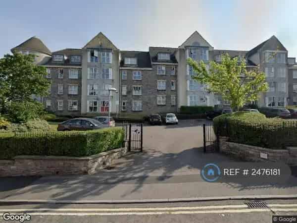2 Bedroom Flat with Allocated Parking