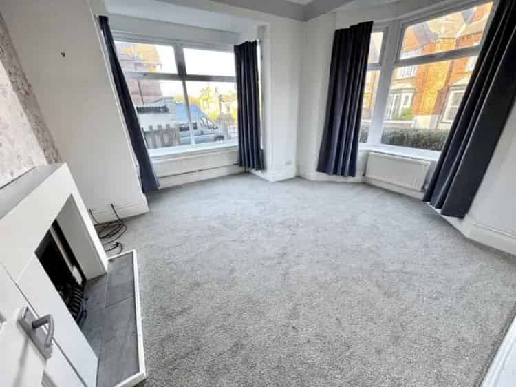 3 Bedroom Semi Detached House Scarborough YO12