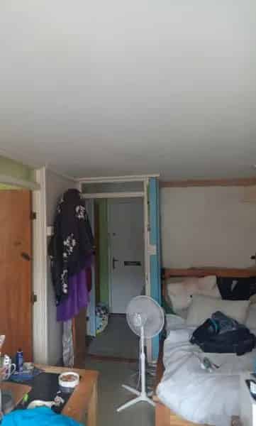 Large Studio Flat Near Beach Pets Allowed