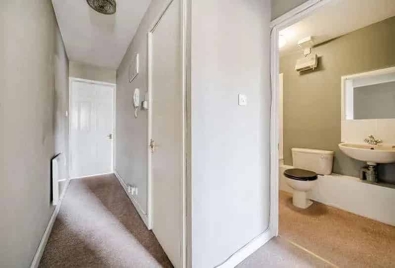 2 Bed Flat for Sale Near Gloucester Road