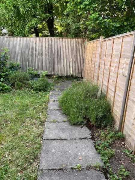 One Bedroom House with Driveway and Garden Near Collett Park
