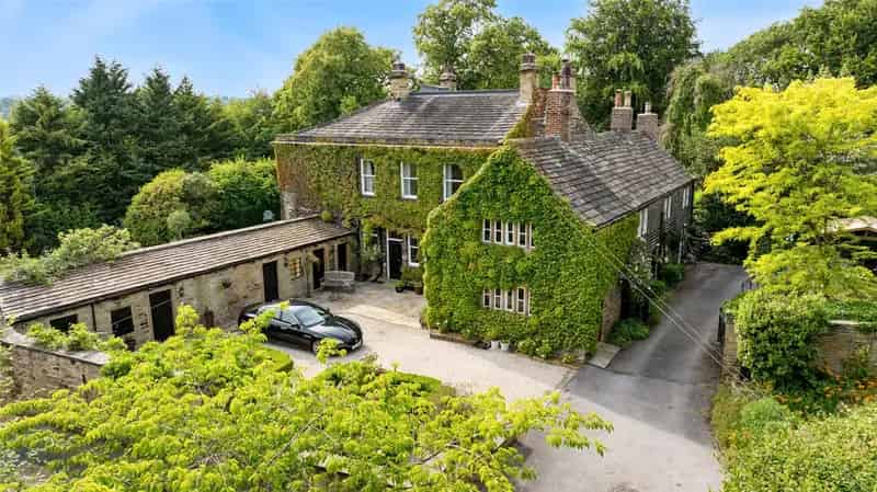 Spen Hall 6 Bedroom Home  Historic Charm Modern Amenities