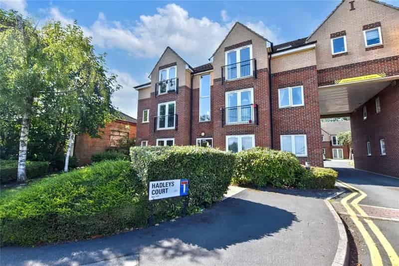 Flat For Sale , Leeds, England
