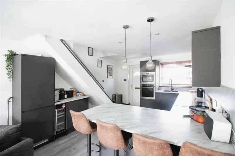 2 Bedroom Semi Detached House to Rent