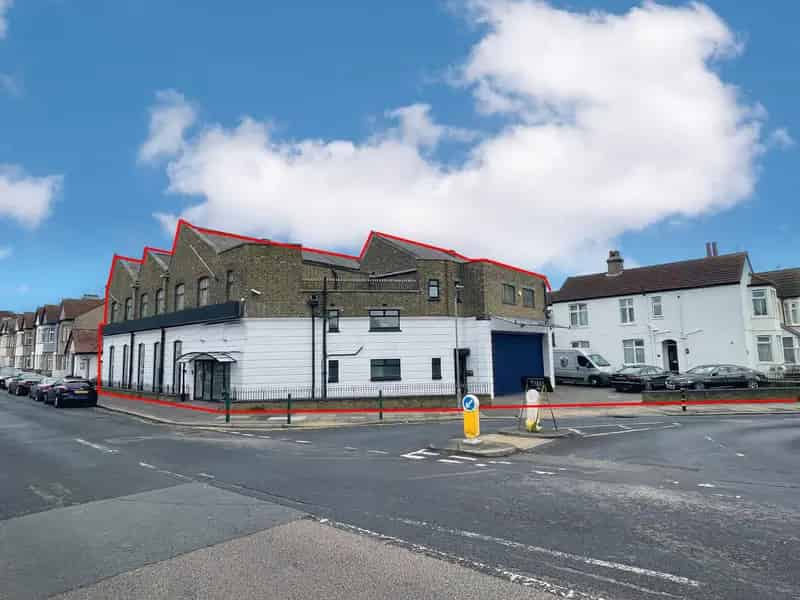 Large Industrial Unit 7225 sq ft Ground & First Floor