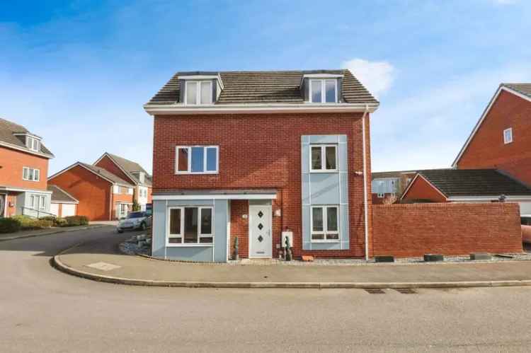 Spacious Four Bedroom Family Home Near Birmingham