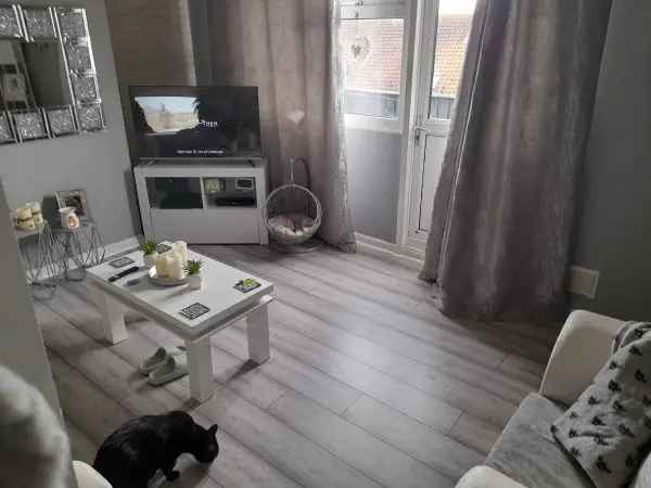 Flat For Rent in Rochford, England