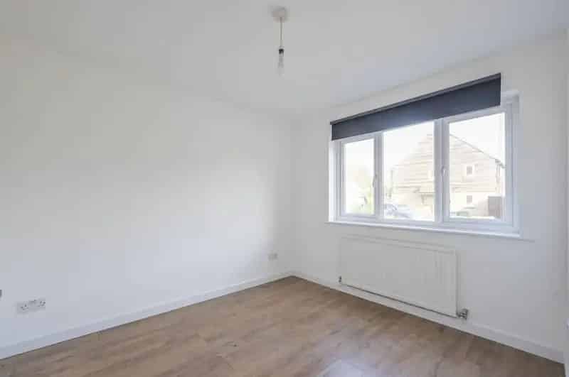 5 Bedroom Detached House for Rent London E16