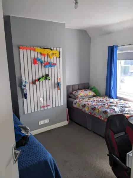 Lovely 2 Bedroom House with Modern Decor and Gardens
